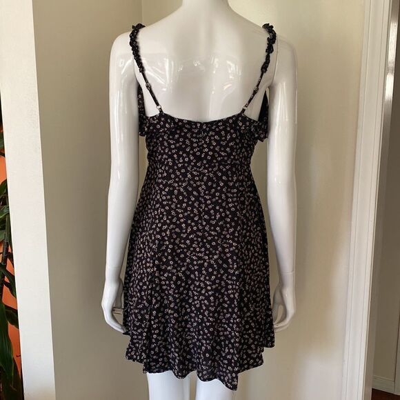 Urban Outfitters Dress Forum Black Mini Daisy Print Ditsy Dress Size Small - Picture 5 of 10